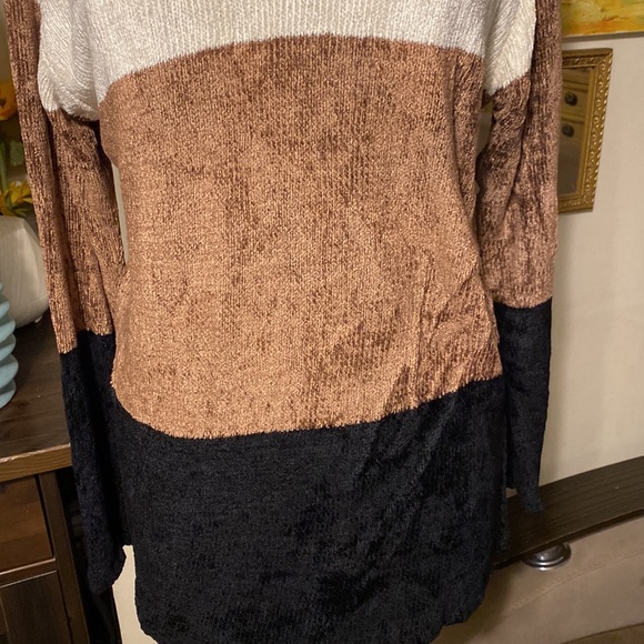 NWOT EURO JOY PARIS -L- MILANO WOMEN SWEATER SIZE L - Picture 4 of 7